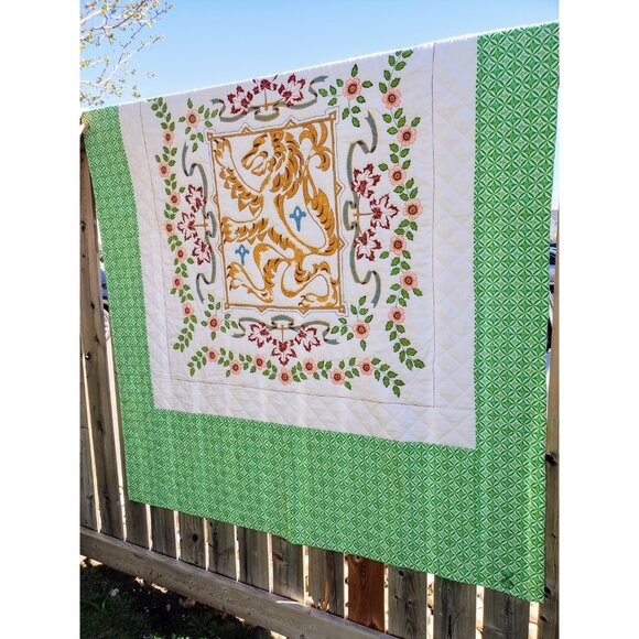 Hand Stitched Vintage Quilt, Hand Painted Design Heraldic Lion Coat of Arms - Picture 3 of 8